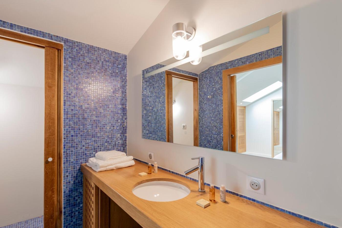 Residence Les Suites Du Port - By Le Saint Ferdinand Arcachon Exterior photo
