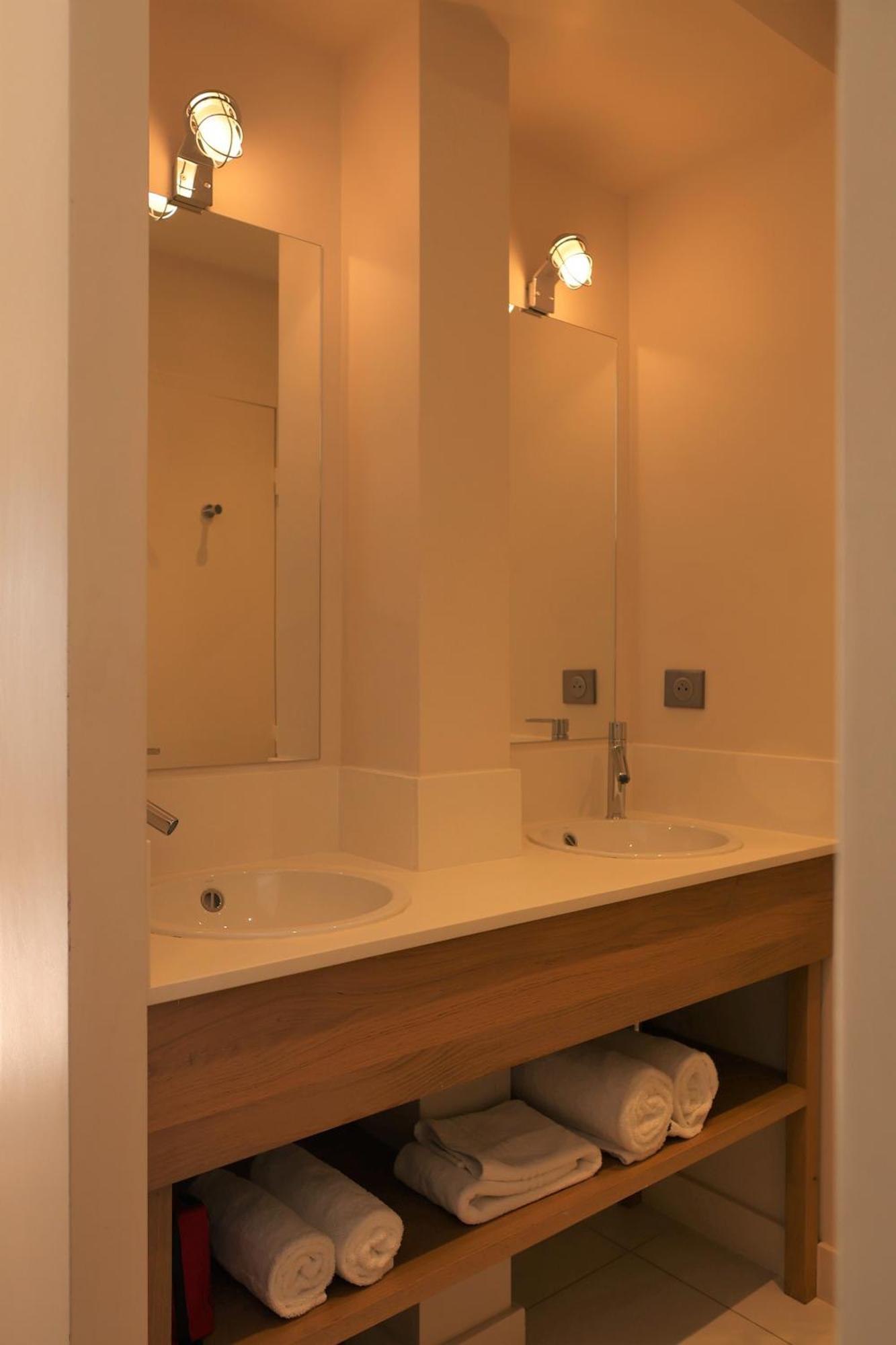 Residence Les Suites Du Port - By Le Saint Ferdinand Arcachon Exterior photo